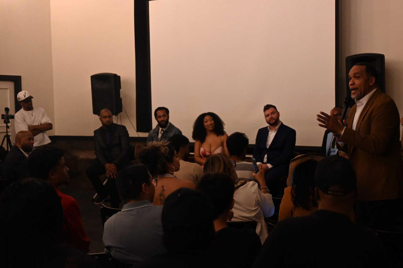 World Premiere Photos New Life: The Movie sold out premiere audience